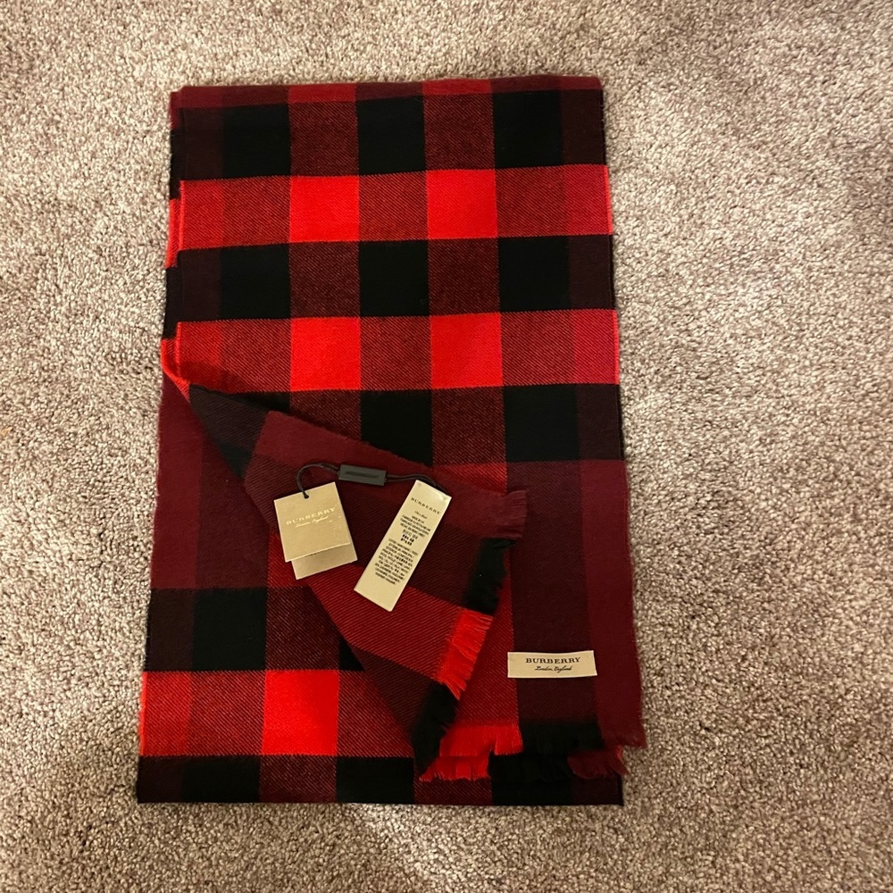 New Burberry scarf
